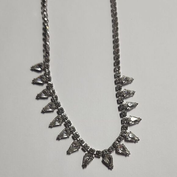 No Brand Jewelry - Vintage Rhinestone Elegant Silver Necklace Cup Chain Prong Set Box Clasp
